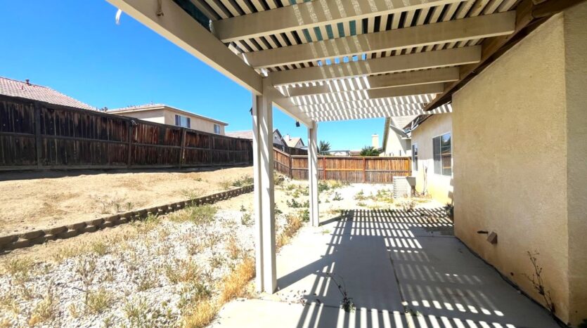 11737 Trailwood - Victorville - California - 5 bed, 2 bath rental property