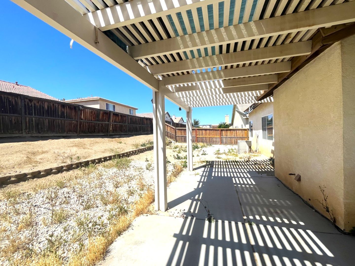 11737 Trailwood - Victorville - California - 5 bed, 2 bath rental property