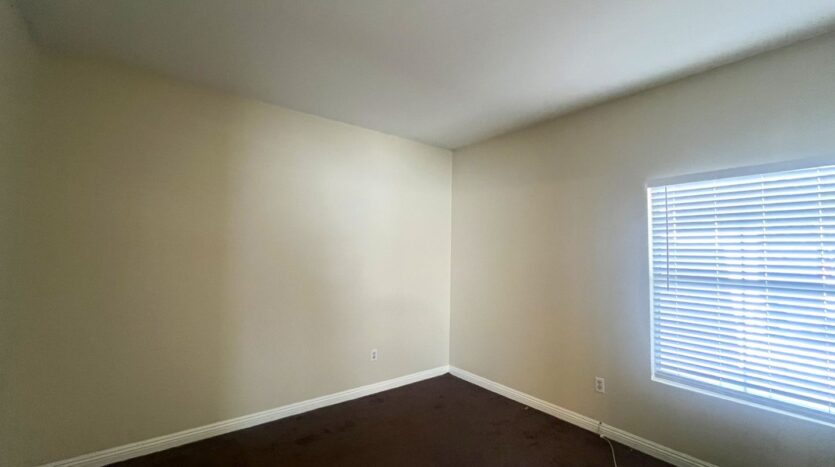 11737 Trailwood - Victorville - California - 5 bed, 2 bath rental property