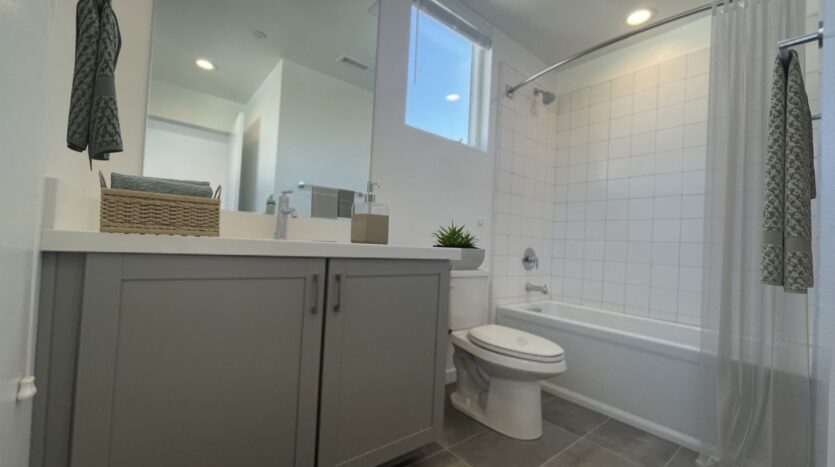 1258 East Santa Clara St   Unit 1258 - Ventura - California - 2 bed, 2.5 bath rental property