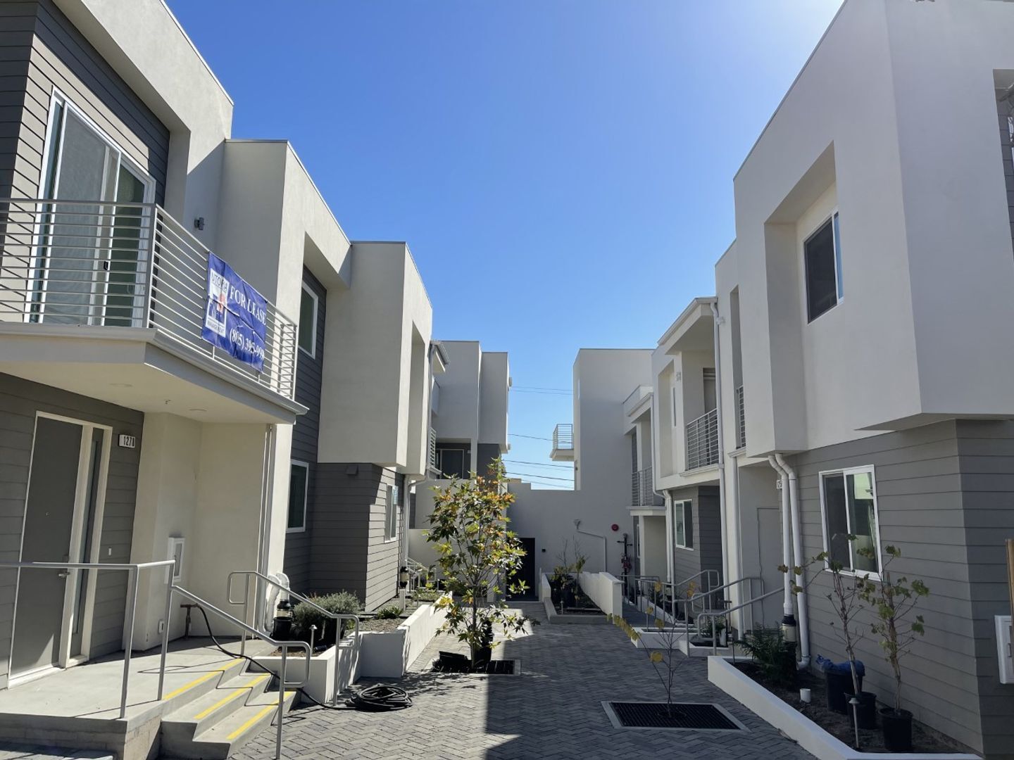 1258 East Santa Clara St   Unit 1258 - Ventura - California - 2 bed, 2.5 bath rental property