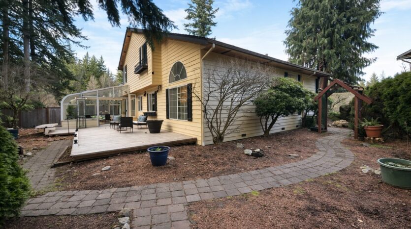 12724 37th Ave SE - Everett - Washington - 3 bed, 2.5 bath rental property