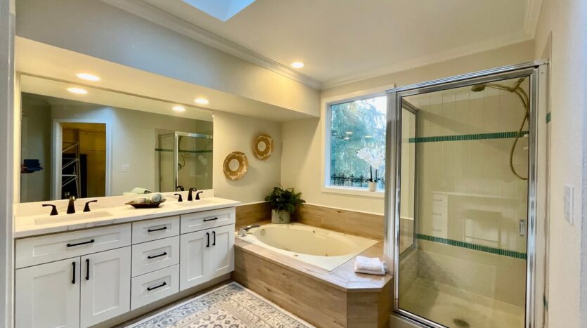 12724 37th Ave SE - Everett - Washington - 3 bed, 2.5 bath rental property