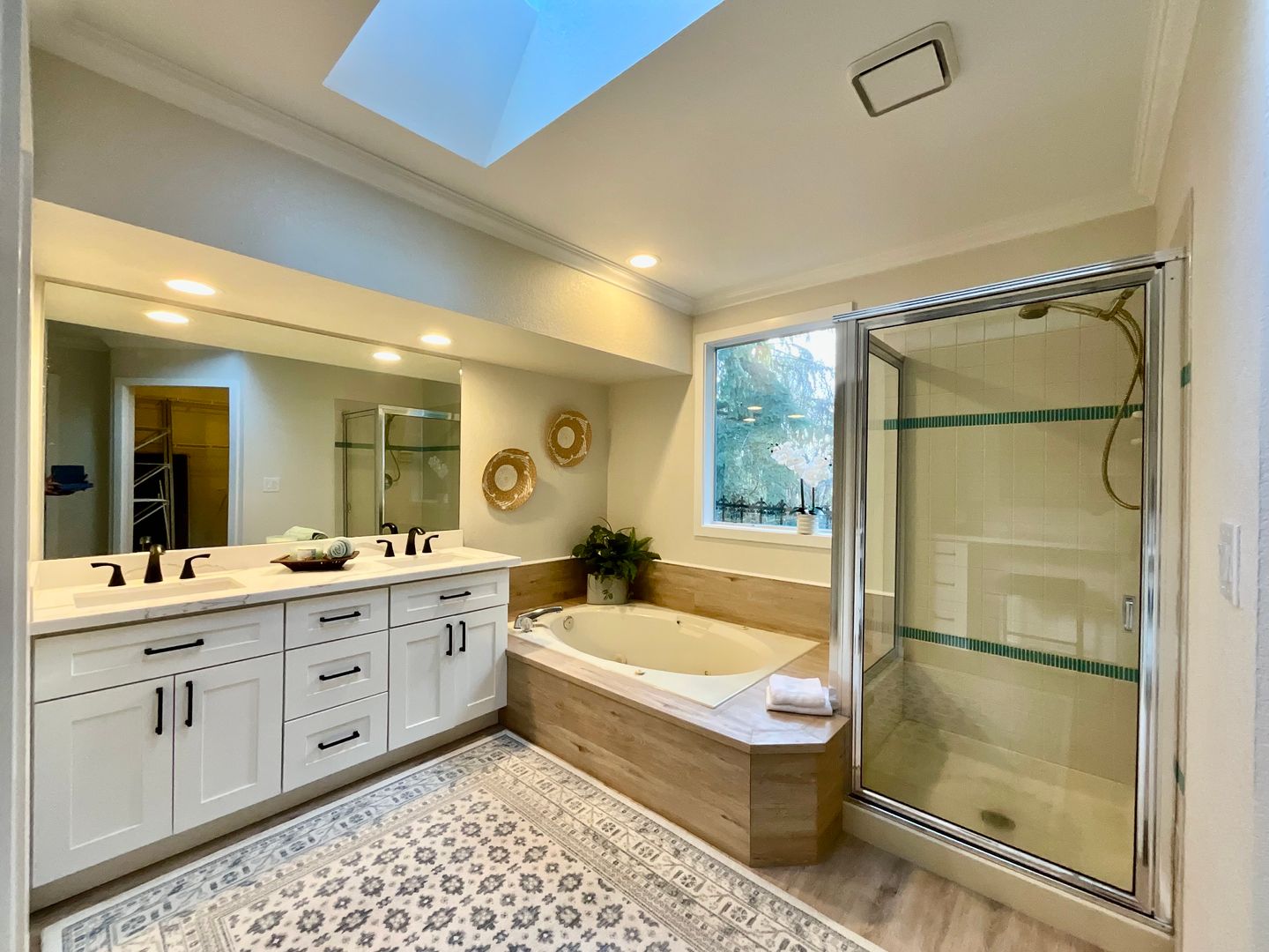 12724 37th Ave SE - Everett - Washington - 3 bed, 2.5 bath rental property