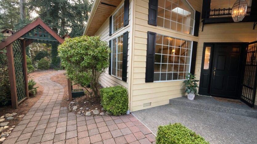 12724 37th Ave SE - Everett - Washington - 3 bed, 2.5 bath rental property