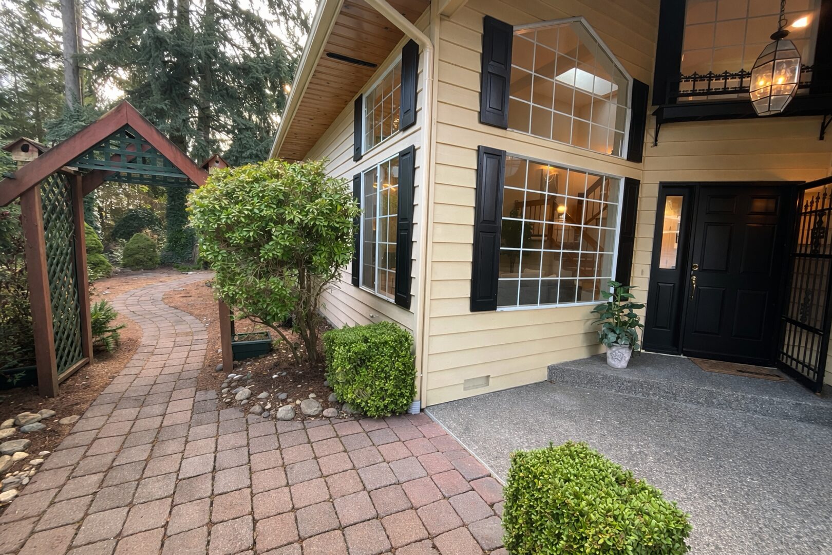 12724 37th Ave SE - Everett - Washington - 3 bed, 2.5 bath rental property