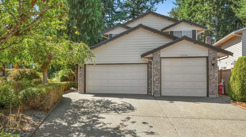 12724 37th Ave SE - Everett - Washington - 3 bed, 2.5 bath rental property