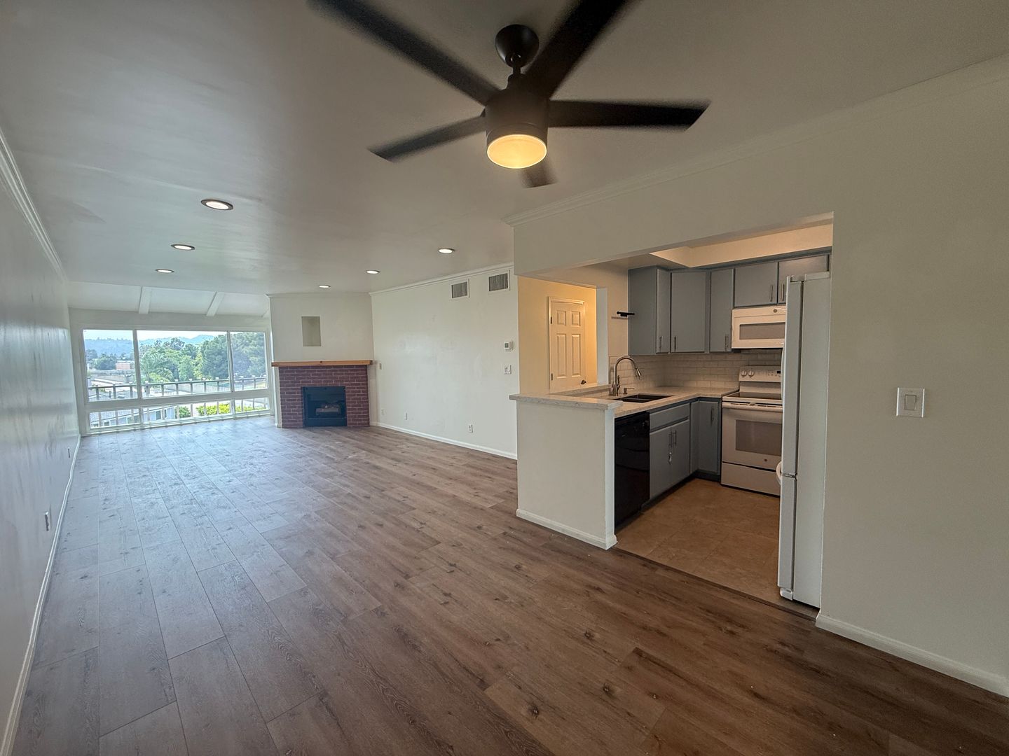 12830 Burbank Blvd Unit 322 - Los Angeles - California - 2 bed, 2 bath rental property