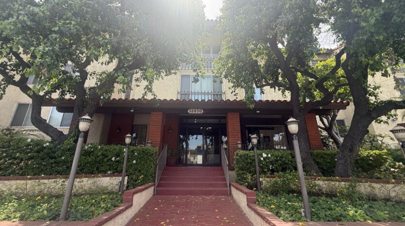 12830 Burbank Blvd Unit 322 - Los Angeles - California - 2 bed, 2 bath rental property