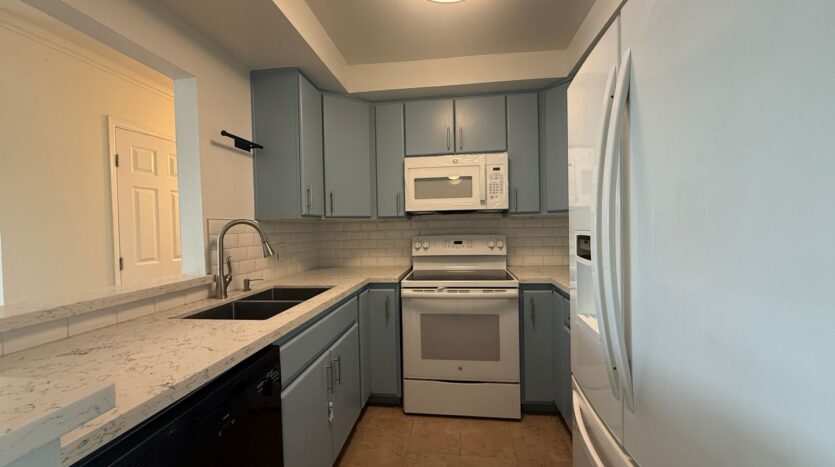 12830 Burbank Blvd Unit 322 - Los Angeles - California - 2 bed, 2 bath rental property
