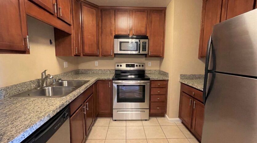 1350 N. Escondido Blvd., #42 - Escondido - California - 1 bed, 1 bath rental property