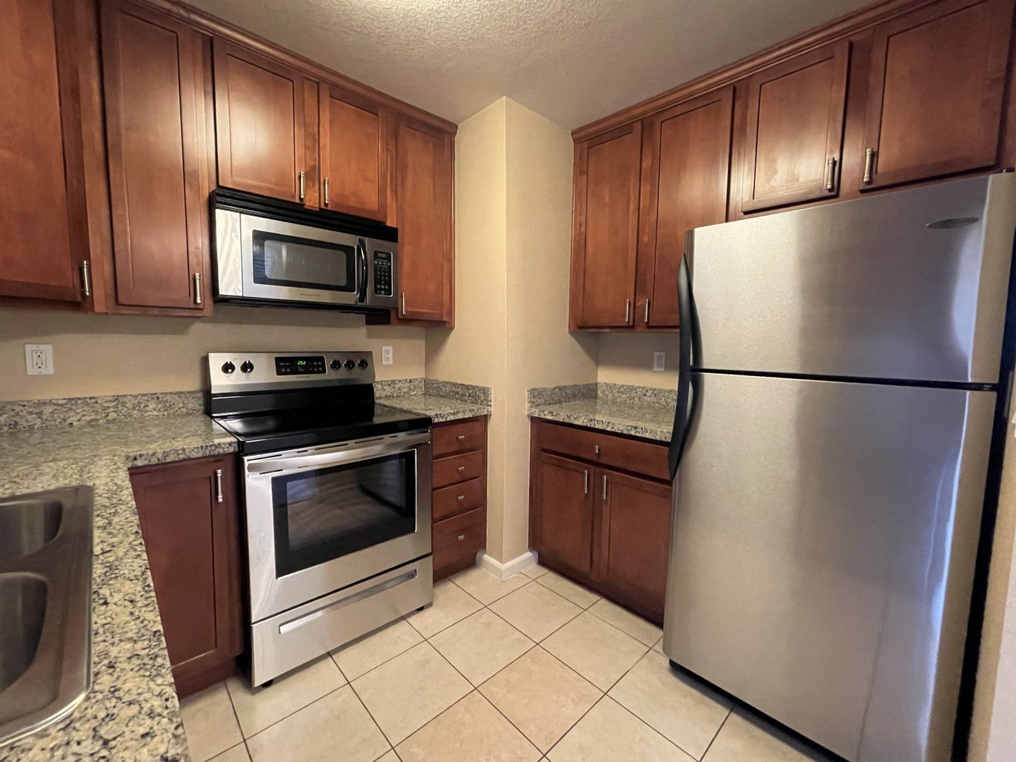 1350 N. Escondido Blvd., #42 - Escondido - California - 1 bed, 1 bath rental property