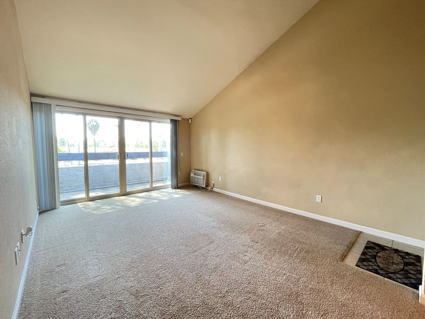 1350 N. Escondido Blvd., #42 - Escondido - California - 1 bed, 1 bath rental property