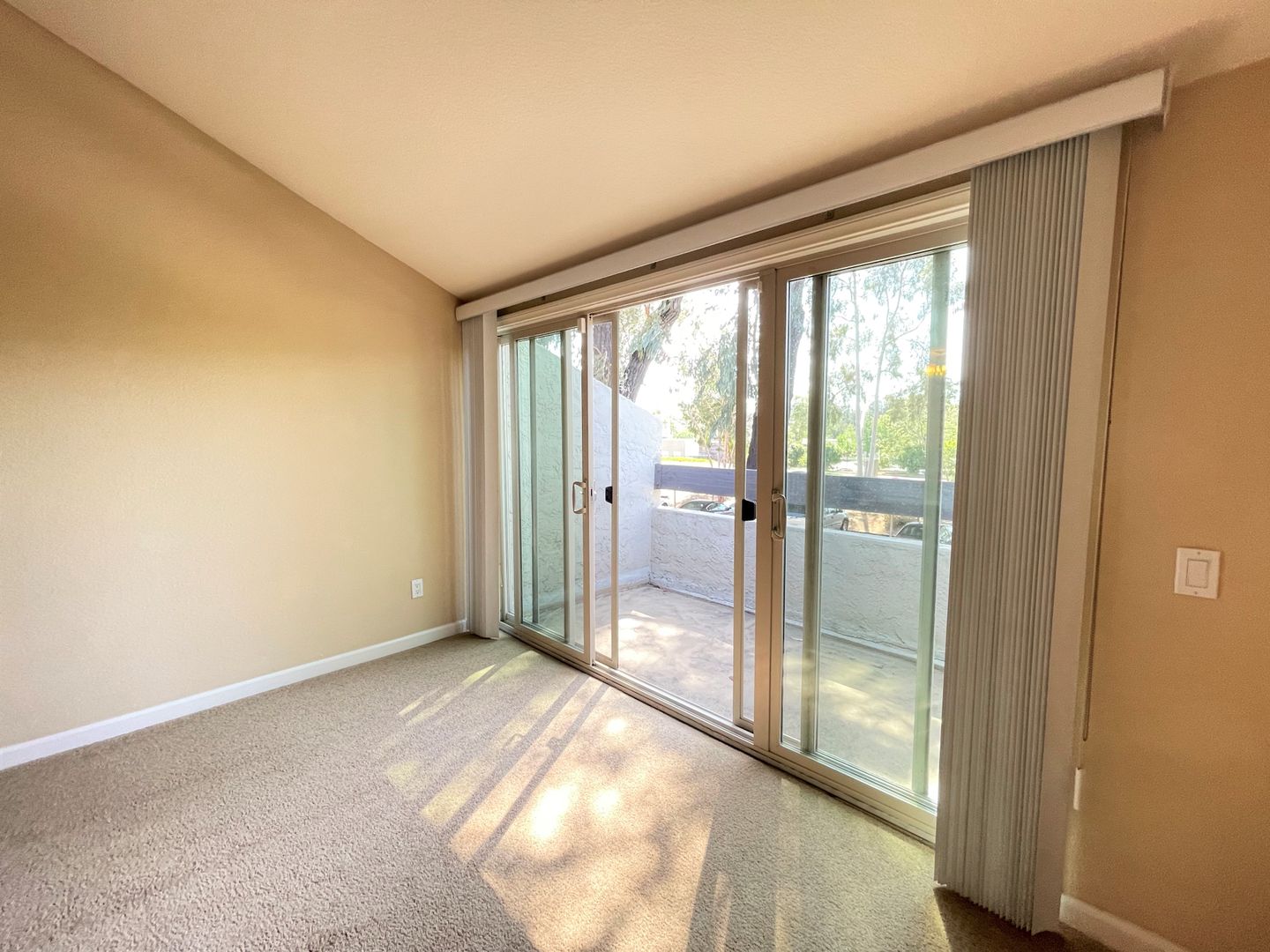 1350 N. Escondido Blvd., #42 - Escondido - California - 1 bed, 1 bath rental property