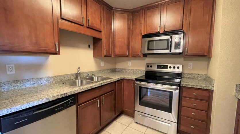 1350 N. Escondido Blvd., #42 - Escondido - California - 1 bed, 1 bath rental property