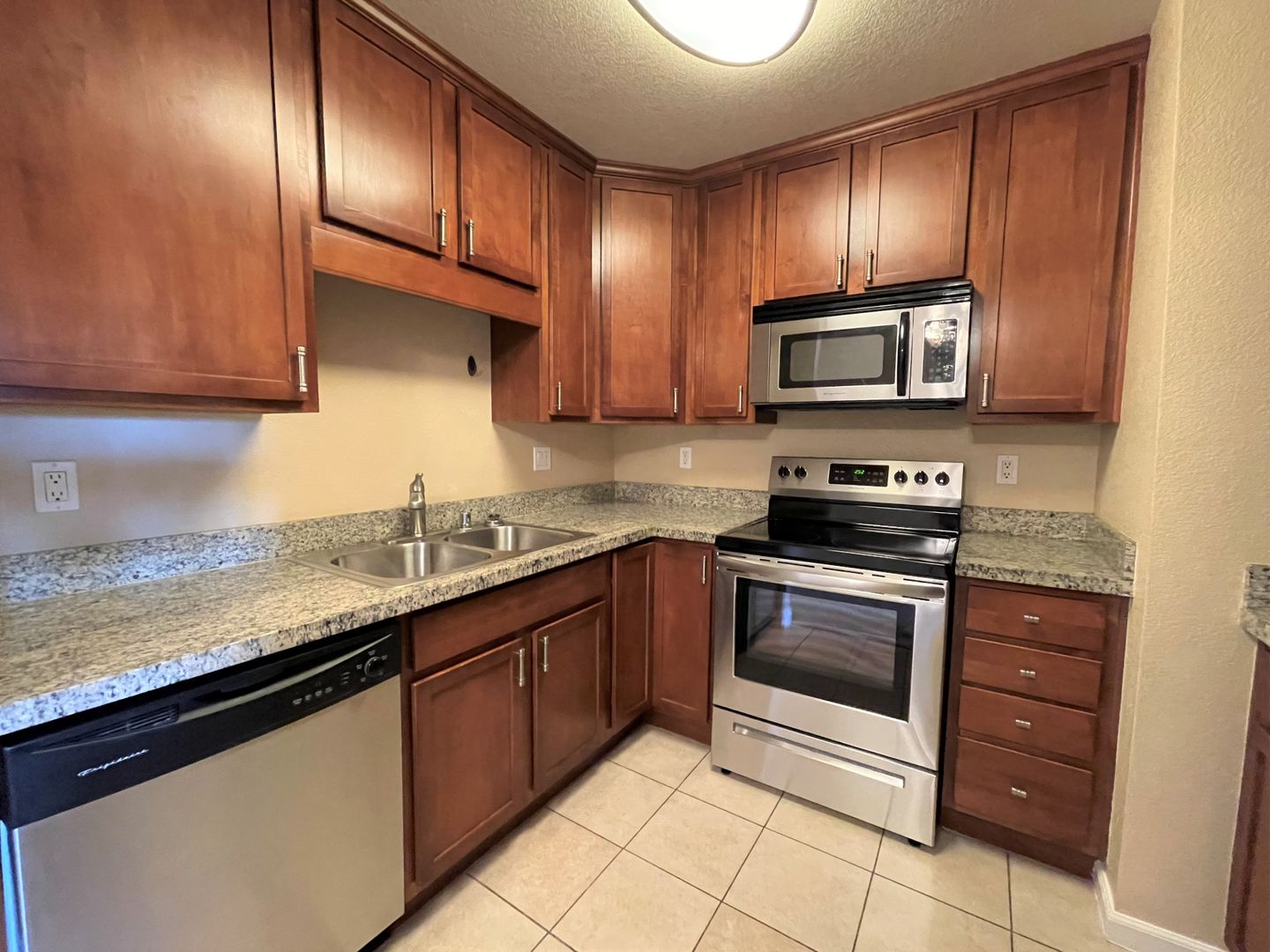 1350 N. Escondido Blvd., #42 - Escondido - California - 1 bed, 1 bath rental property