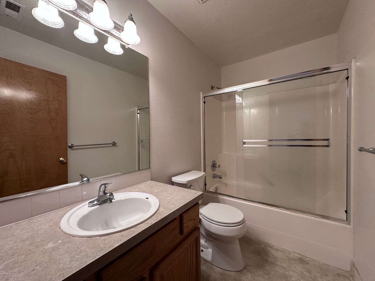 13726 SE Reedway Street - Portland - Oregon - 3 bed, 2.5 bath rental property