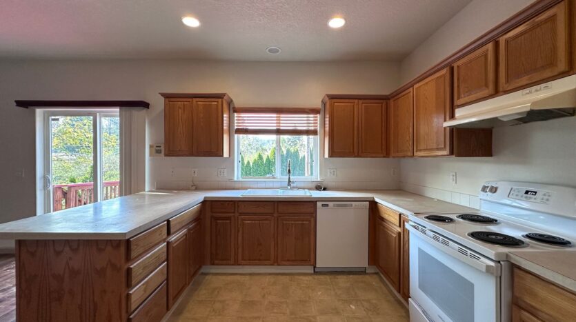 13726 SE Reedway Street - Portland - Oregon - 3 bed, 2.5 bath rental property