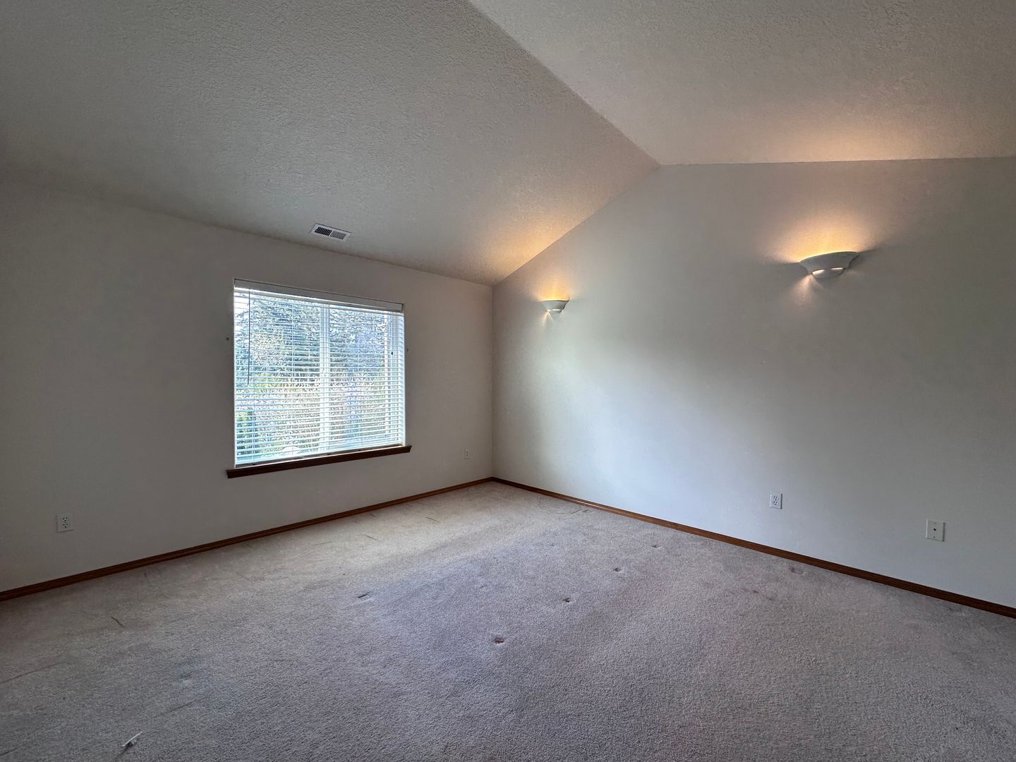 13726 SE Reedway Street - Portland - Oregon - 3 bed, 2.5 bath rental property