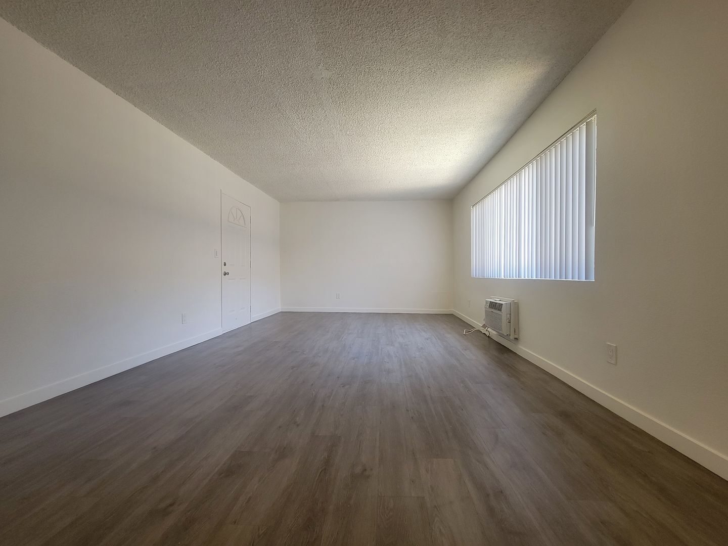 14845 Erwin Street - Los Angeles - California - 1 bed, 1 bath rental property