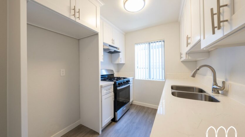 14845 Erwin Street - Los Angeles - California - 1 bed, 1 bath rental property