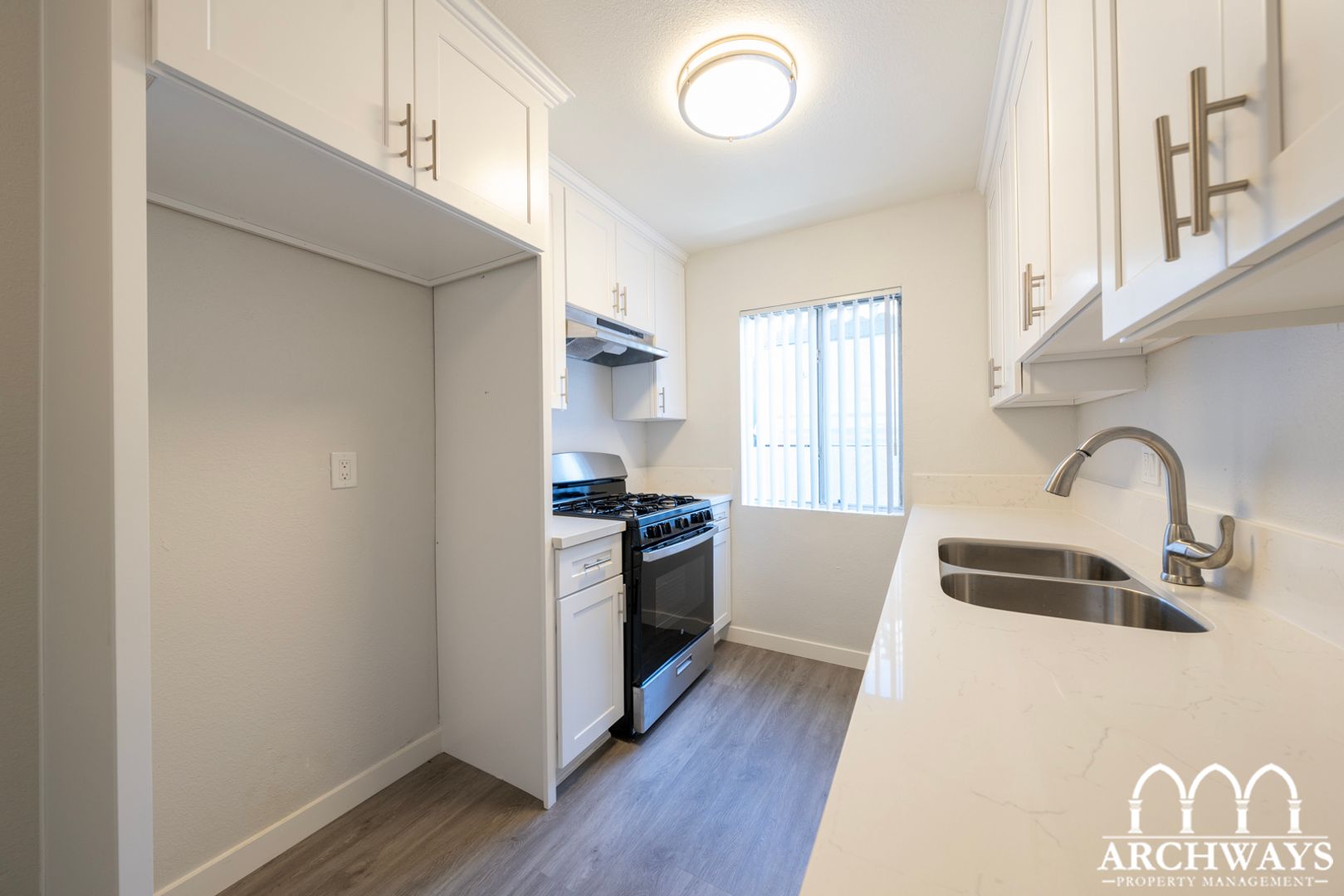 14845 Erwin Street - Los Angeles - California - 1 bed, 1 bath rental property