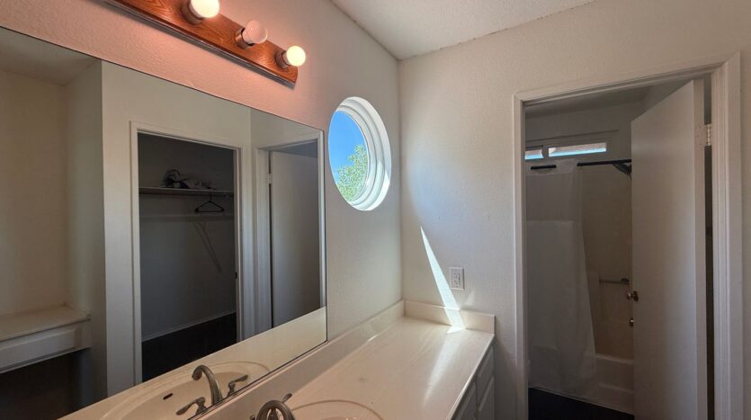 1521 E. Kildare St. - Lancaster - California - 3 bed, 2.5 bath rental property