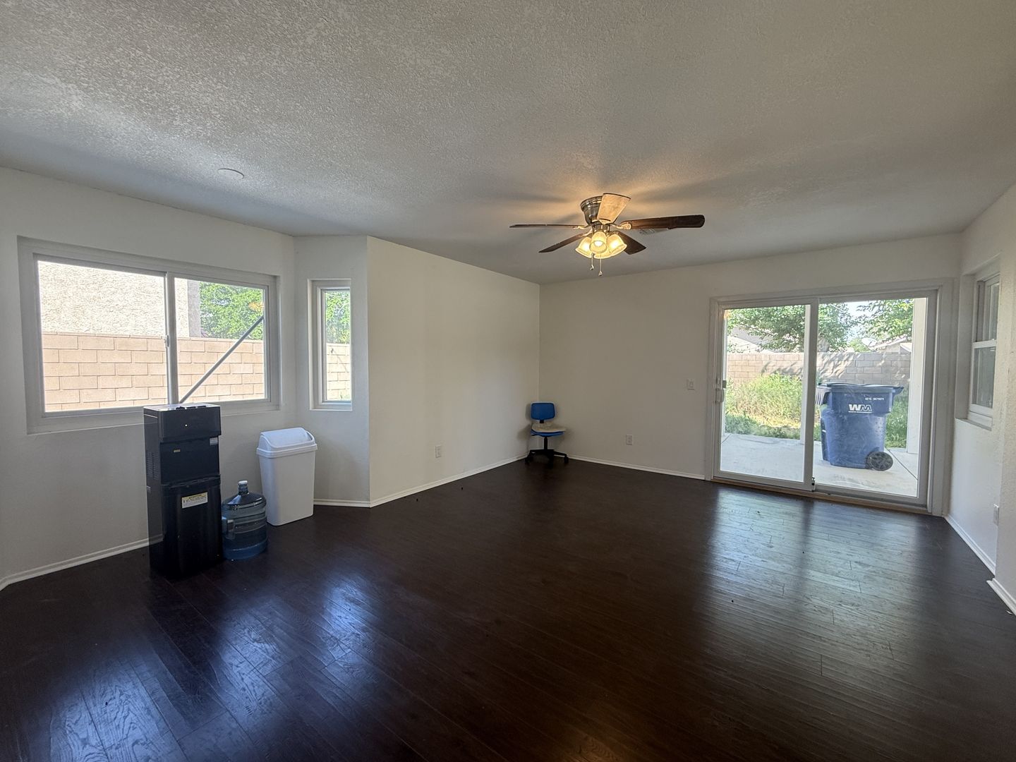 1521 E. Kildare St. - Lancaster - California - 3 bed, 2.5 bath rental property
