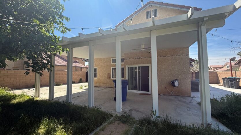 1521 E. Kildare St. - Lancaster - California - 3 bed, 2.5 bath rental property
