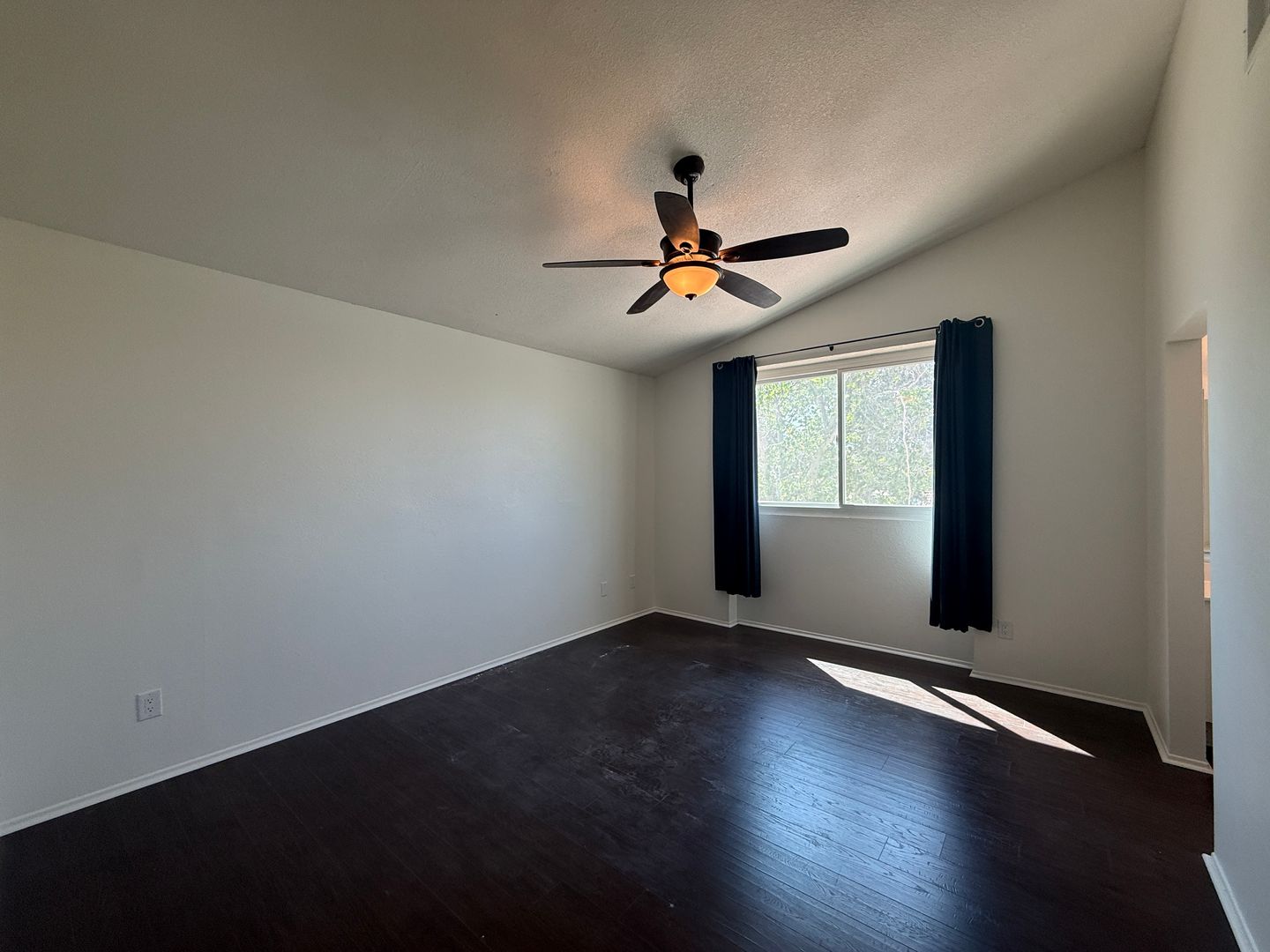 1521 E. Kildare St. - Lancaster - California - 3 bed, 2.5 bath rental property