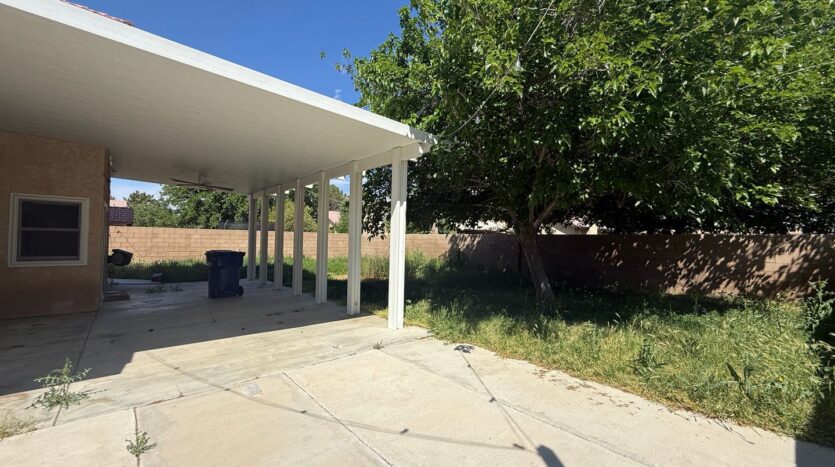 1521 E. Kildare St. - Lancaster - California - 3 bed, 2.5 bath rental property