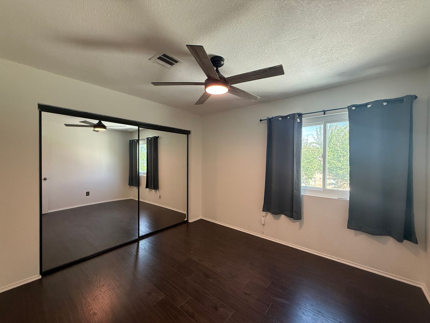 1521 E. Kildare St. - Lancaster - California - 3 bed, 2.5 bath rental property