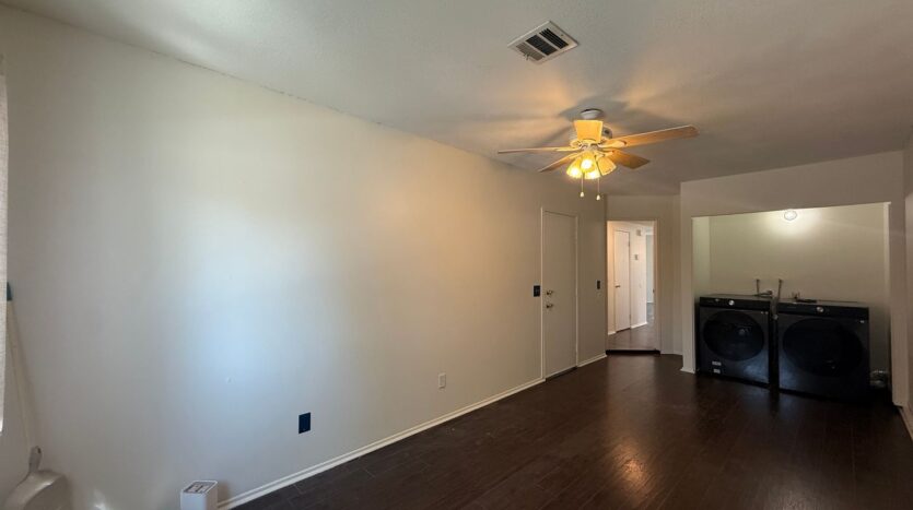 1521 E. Kildare St. - Lancaster - California - 3 bed, 2.5 bath rental property
