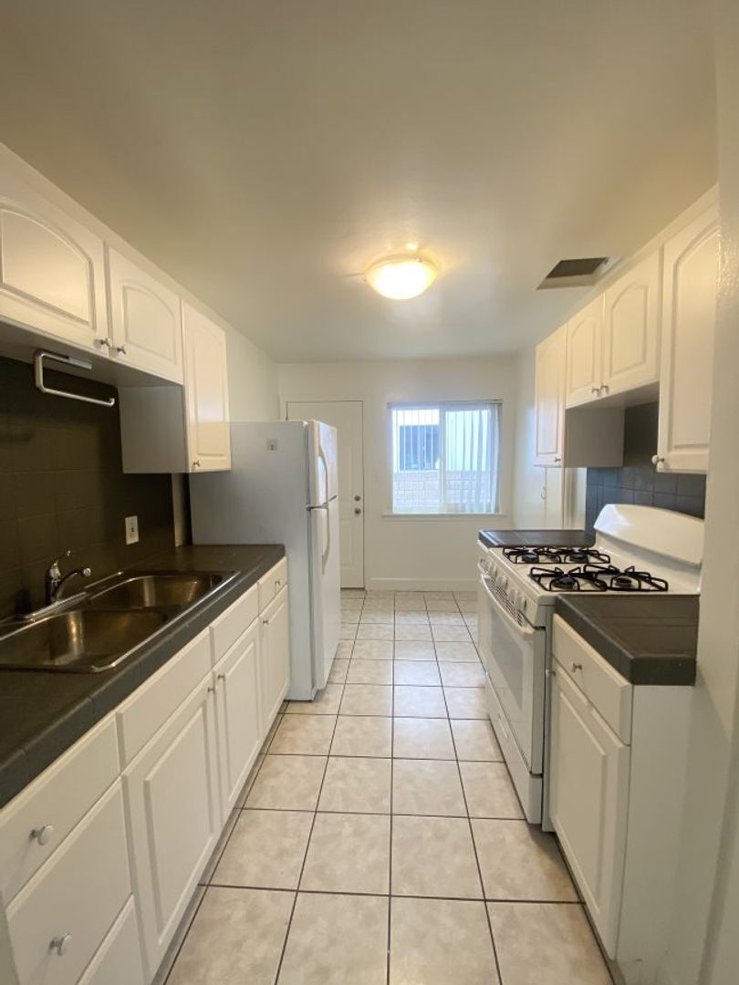 1633-1639 Hornblend St. - San Diego - California - 1 bed, 1 bath rental property