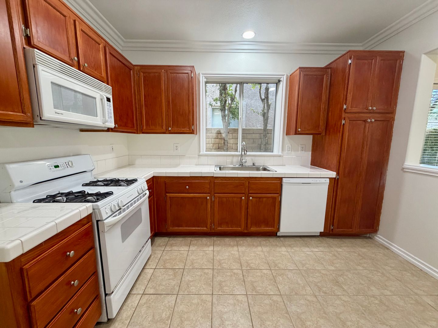  1654 Spinwood Lane - Simi Valley - California - 3 bed, 2 bath rental property