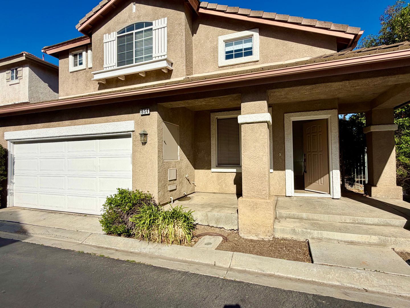  1654 Spinwood Lane - Simi Valley - California - 3 bed, 2 bath rental property