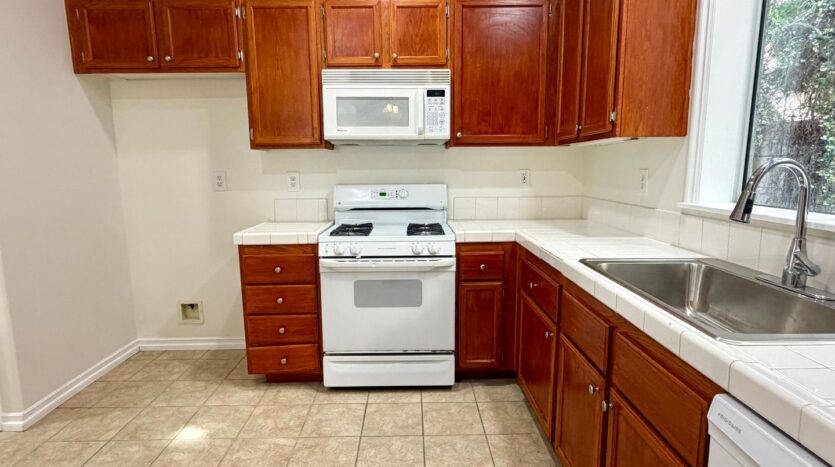 1654 Spinwood Lane - Simi Valley - California - 3 bed, 2 bath rental property