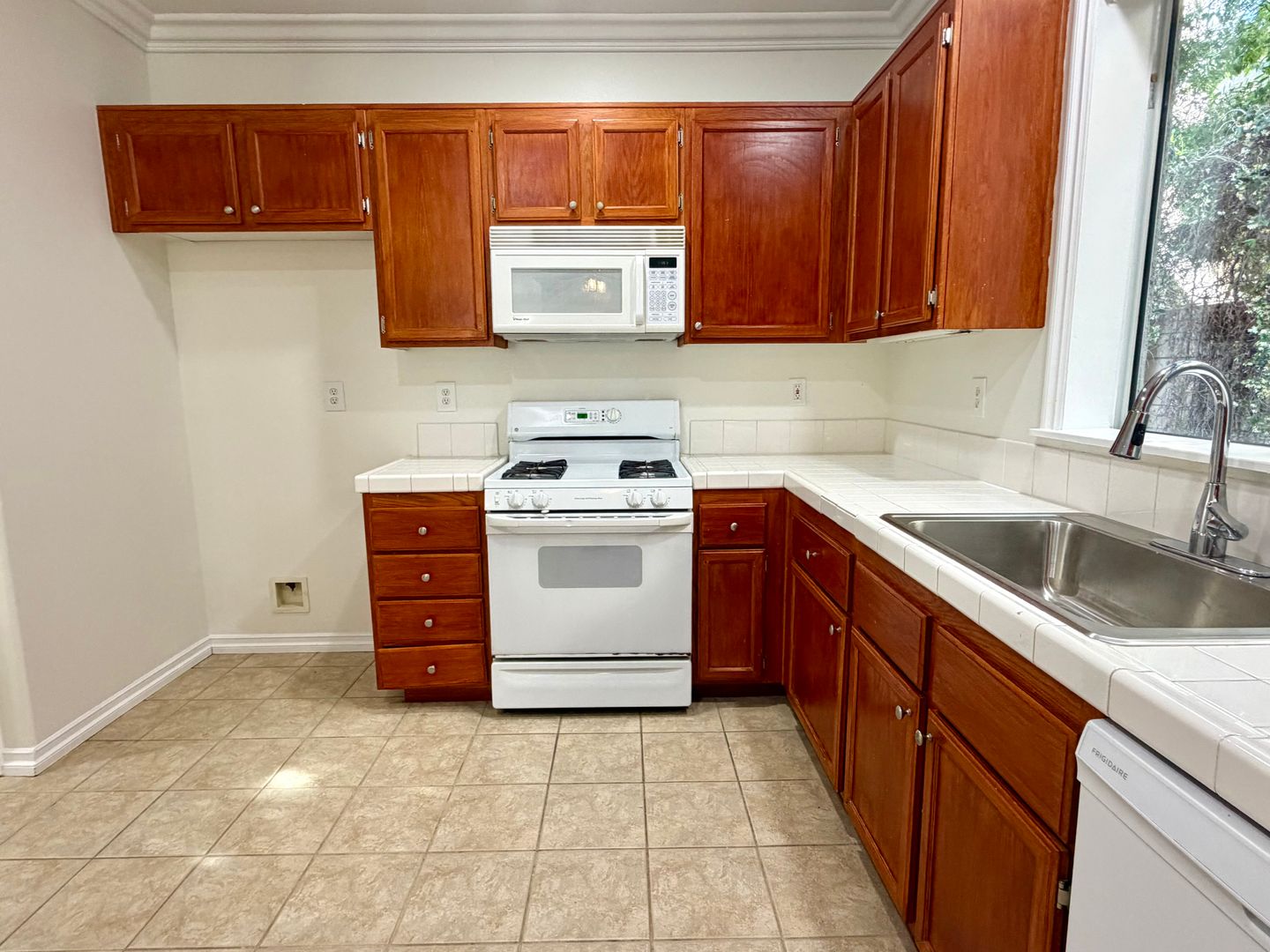  1654 Spinwood Lane - Simi Valley - California - 3 bed, 2 bath rental property