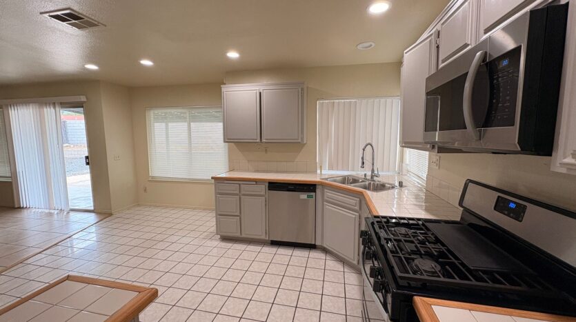 1658 Sunnyview Dr. - Rialto - California - 4 bed, 3 bath rental property