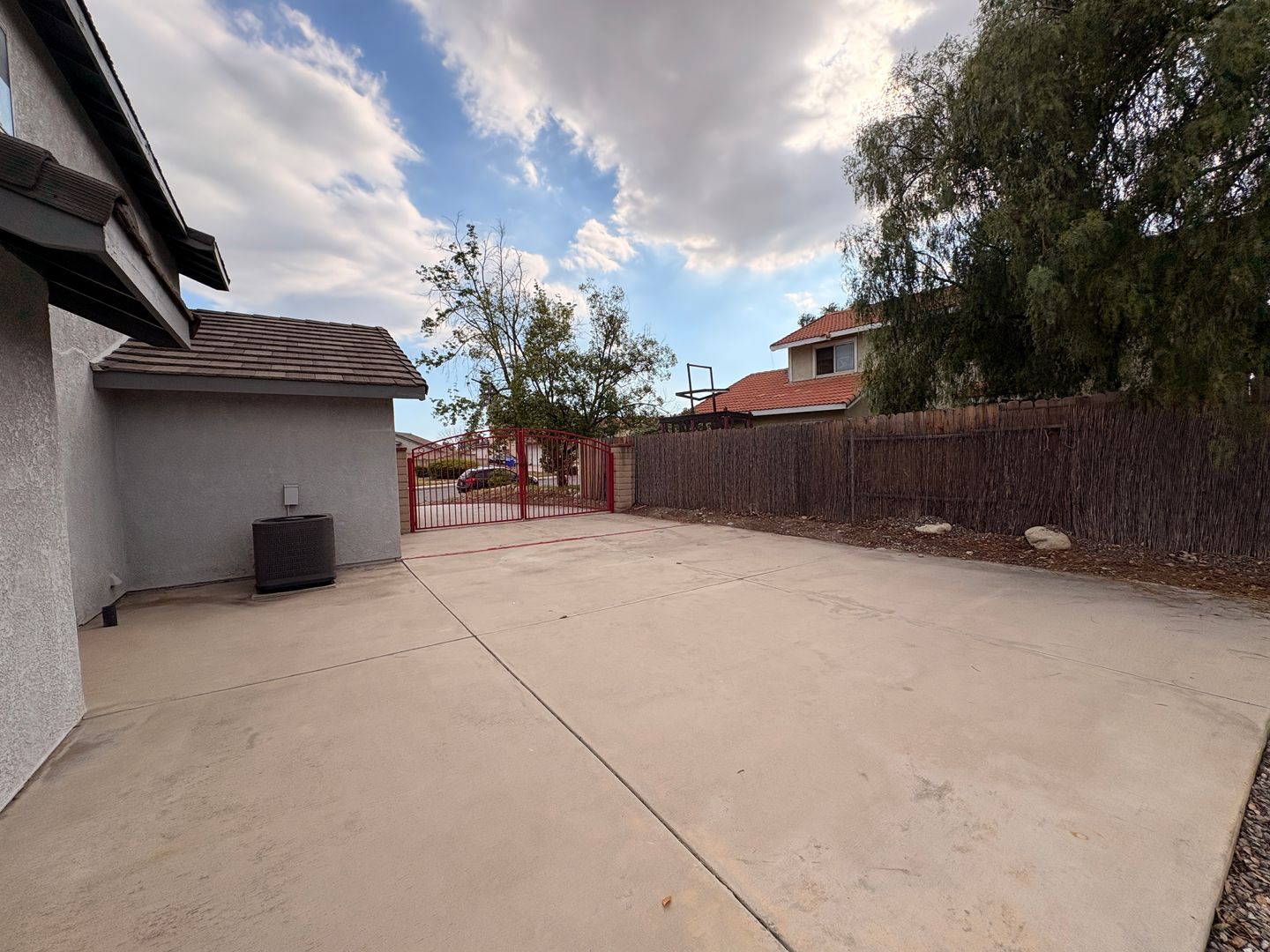 1658 Sunnyview Dr. - Rialto - California - 4 bed, 3 bath rental property