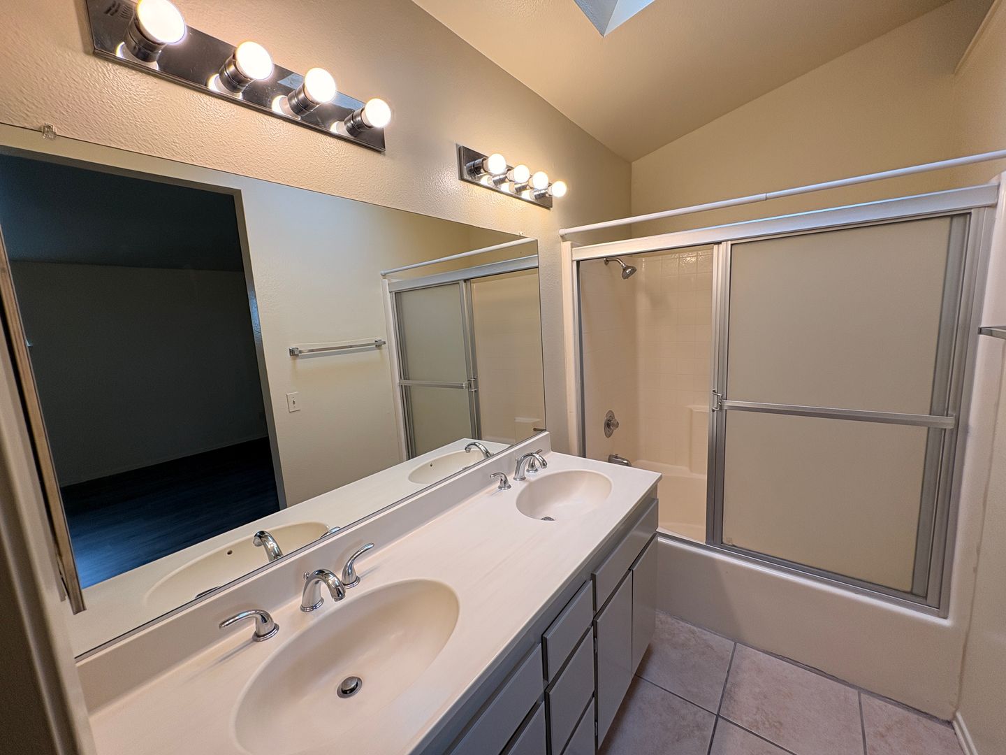 1658 Sunnyview Dr. - Rialto - California - 4 bed, 3 bath rental property