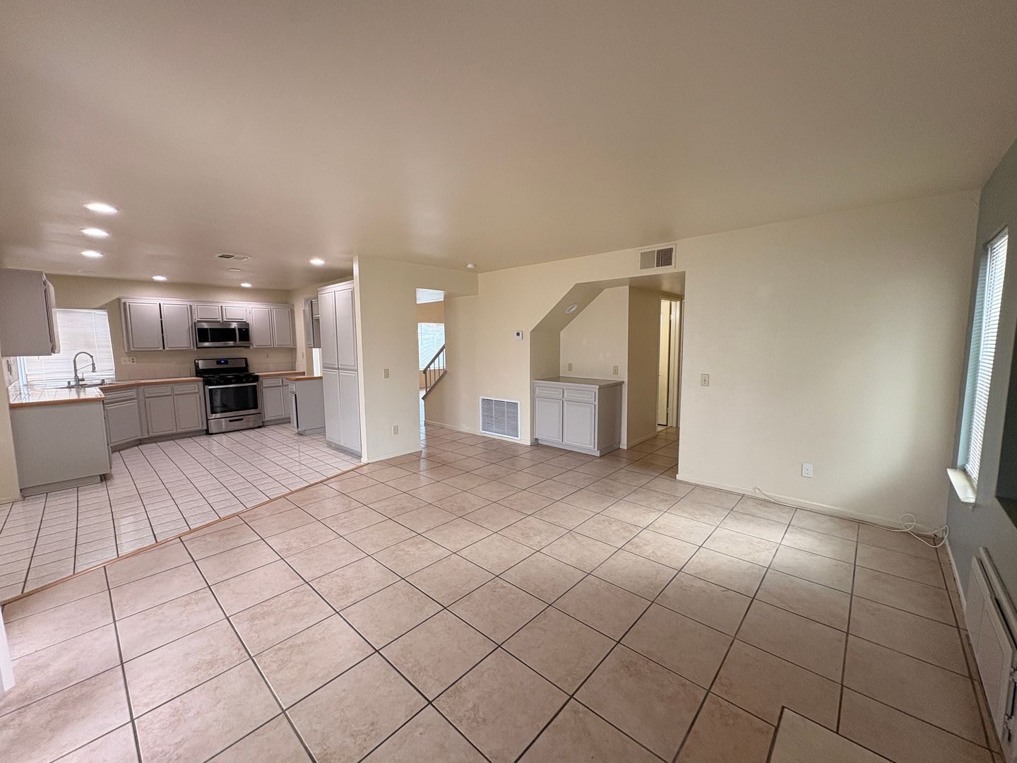 1658 Sunnyview Dr. - Rialto - California - 4 bed, 3 bath rental property