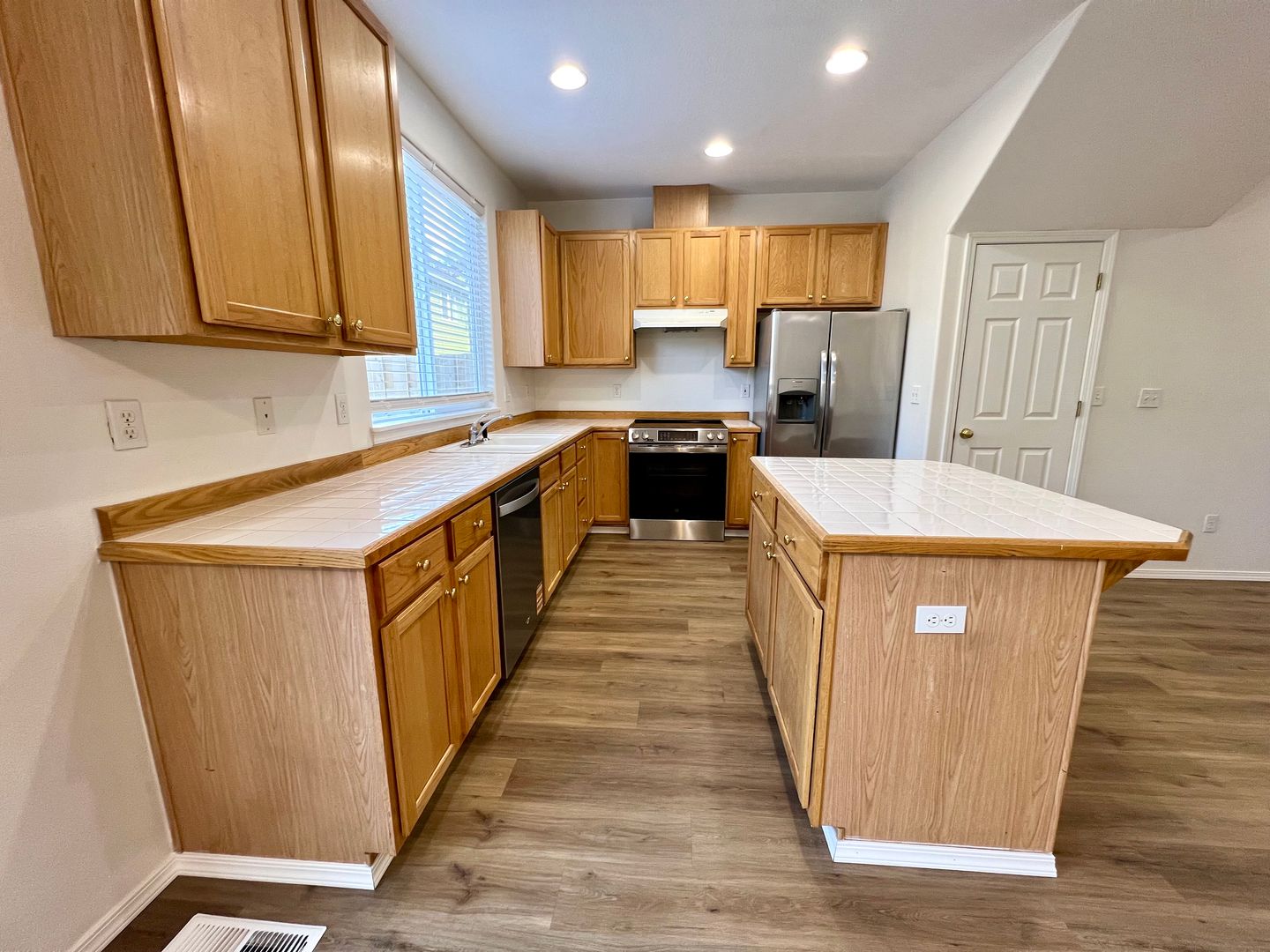 17853 SW Wakem St.  - Beaverton - Oregon - 3 bed, 2.5 bath rental property