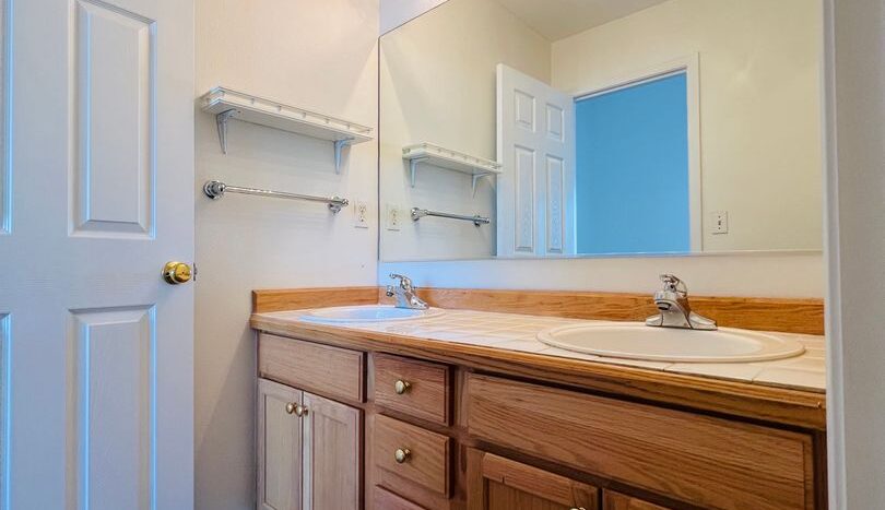 17853 SW Wakem St.  - Beaverton - Oregon - 3 bed, 2.5 bath rental property