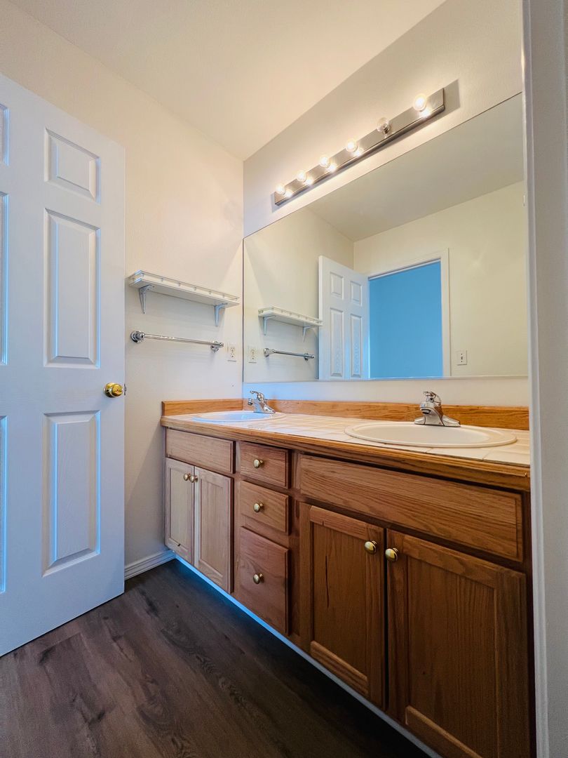 17853 SW Wakem St.  - Beaverton - Oregon - 3 bed, 2.5 bath rental property