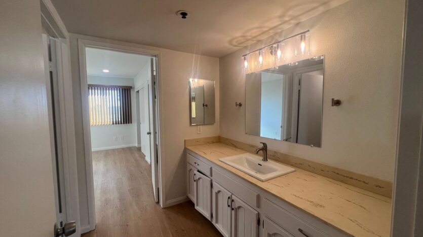 1830 Thomas Ave #3A - San Diego - California - 2 bed, 2 bath rental property