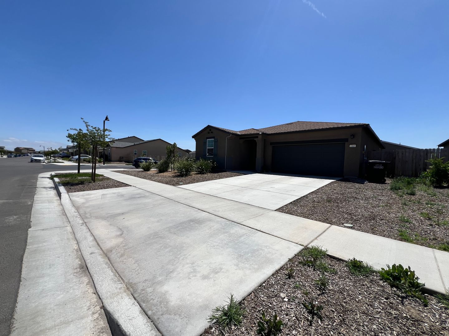 1869 W GRAHAM ST  - Hanford - California - 3 bed, 2 bath rental property