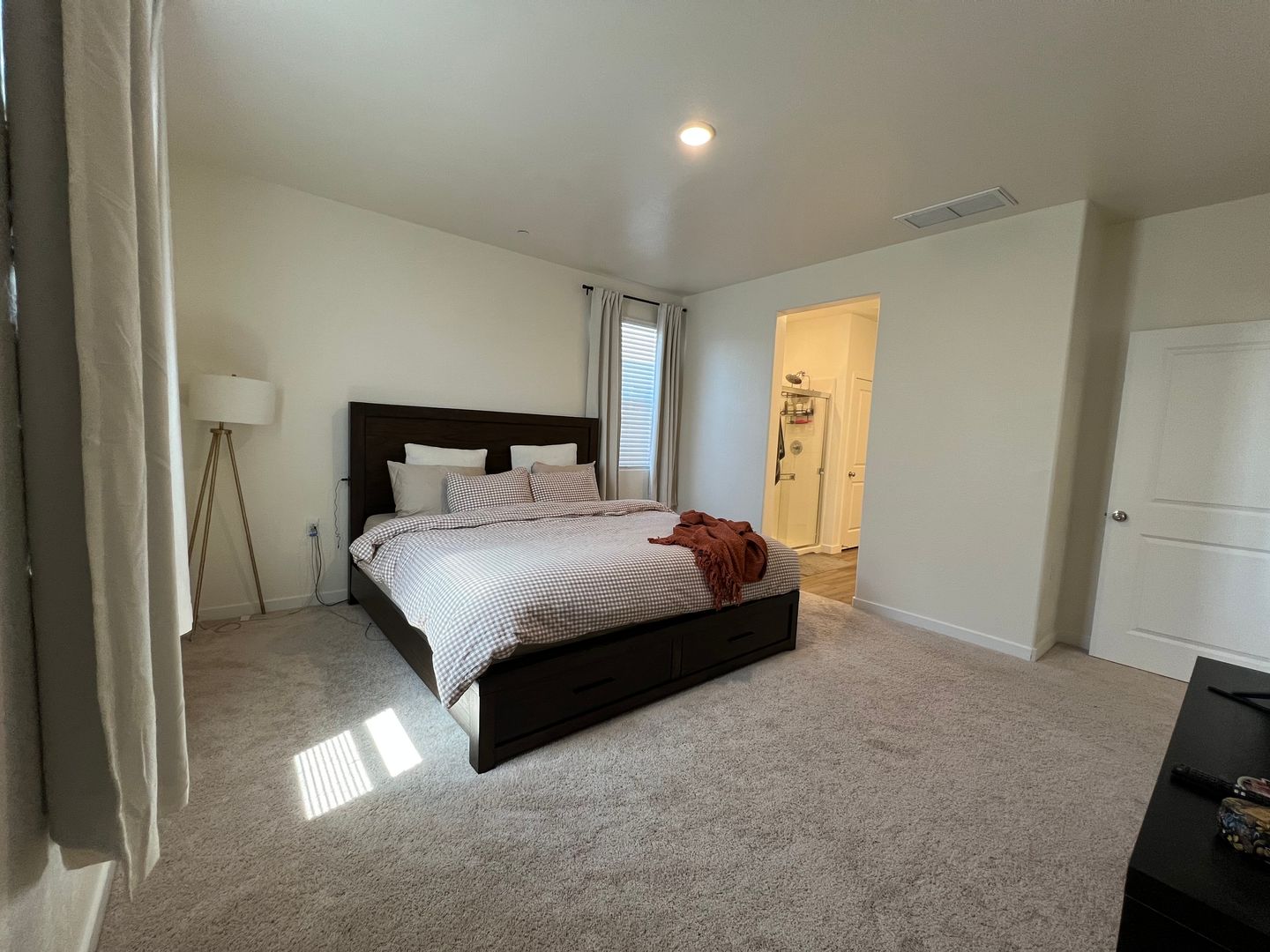 1869 W GRAHAM ST  - Hanford - California - 3 bed, 2 bath rental property