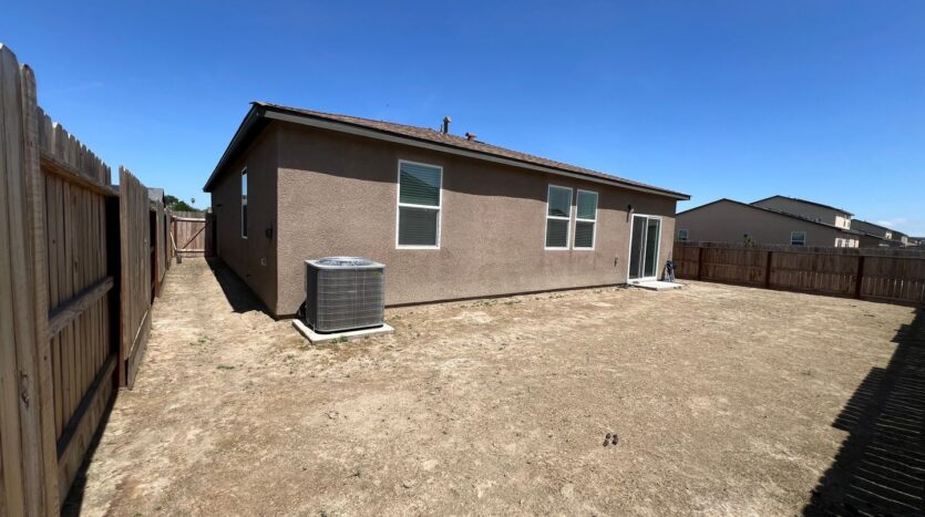 1869 W GRAHAM ST  - Hanford - California - 3 bed, 2 bath rental property