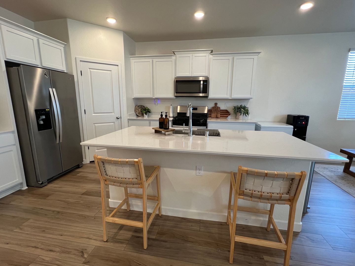 1869 W GRAHAM ST  - Hanford - California - 3 bed, 2 bath rental property